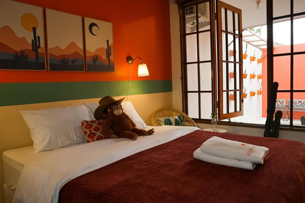 Bed and breakfast Roemah Renjana Bandung Extérieur photo