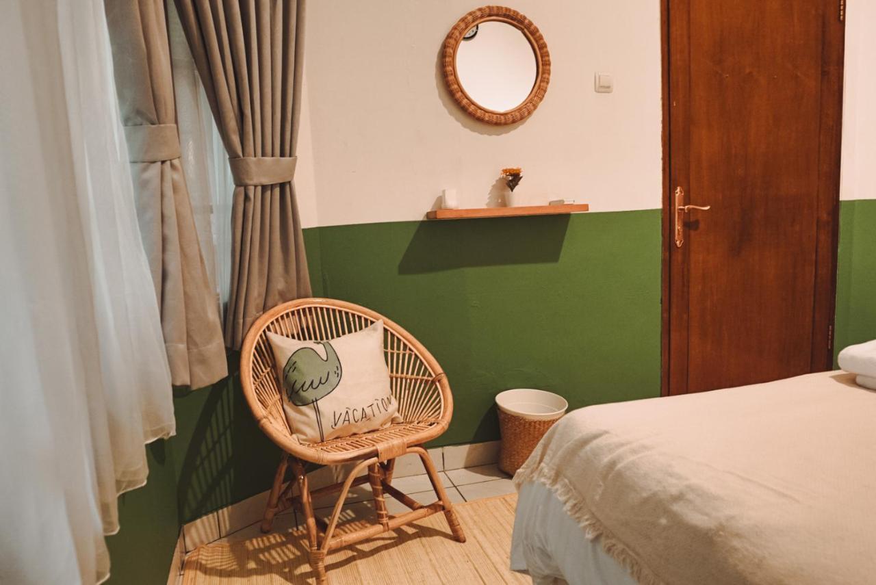 Bed and breakfast Roemah Renjana Bandung Extérieur photo