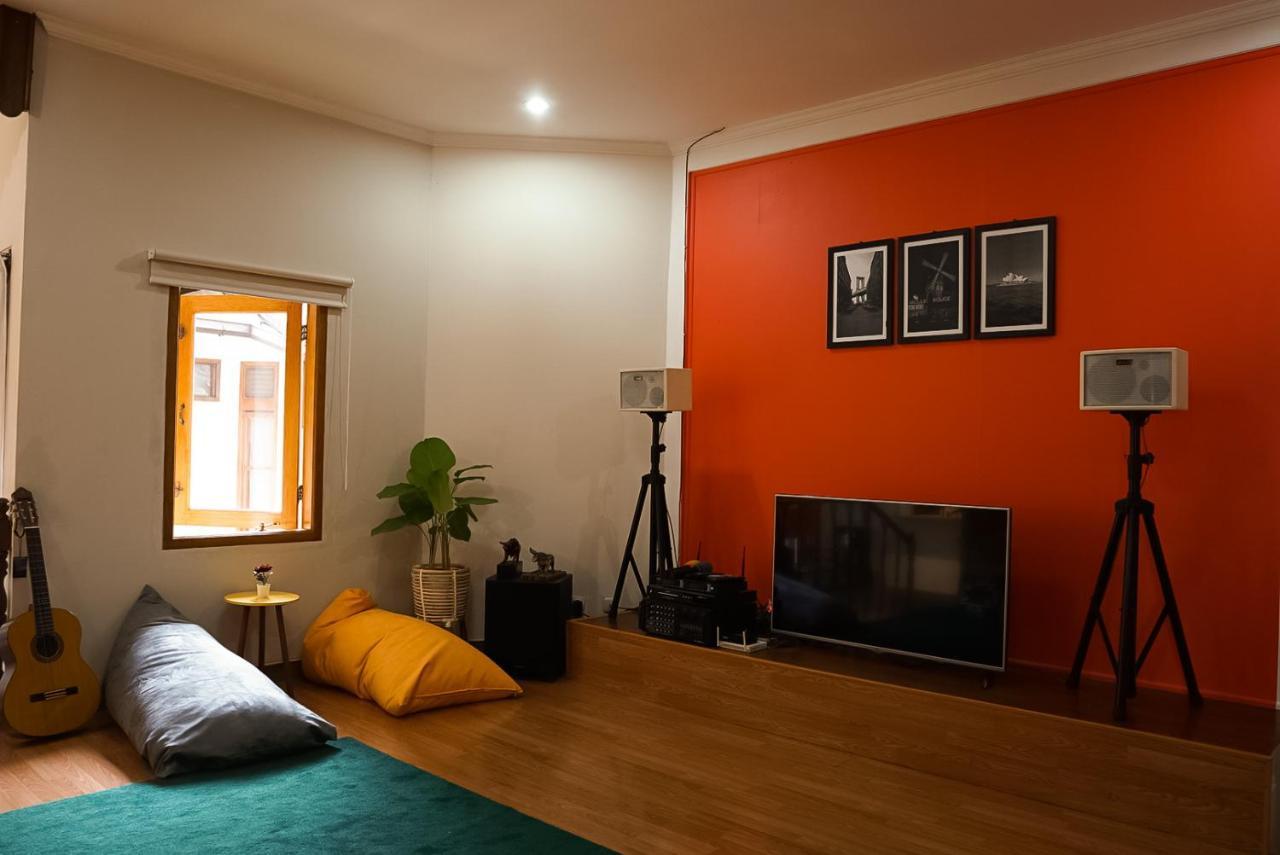 Bed and breakfast Roemah Renjana Bandung Extérieur photo