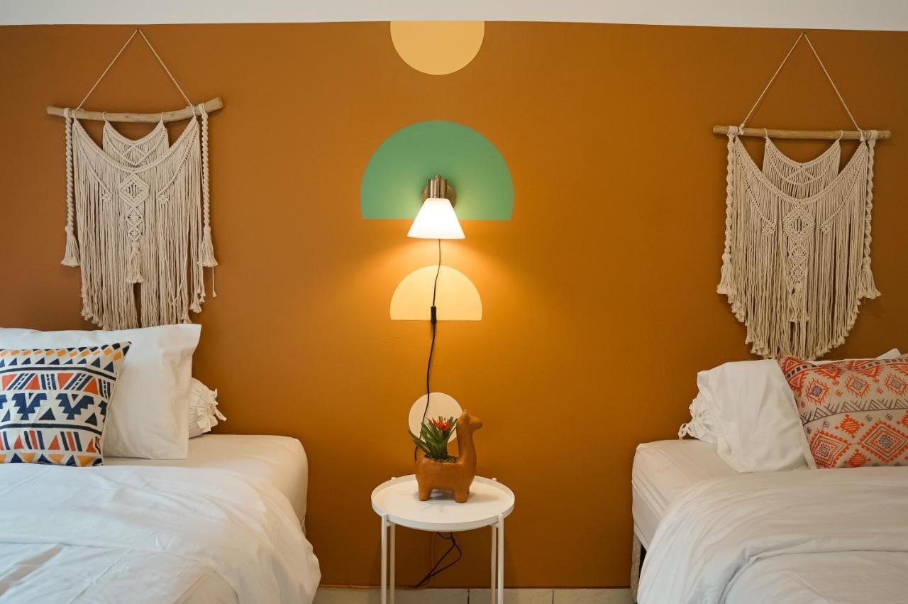 Bed and breakfast Roemah Renjana Bandung Extérieur photo