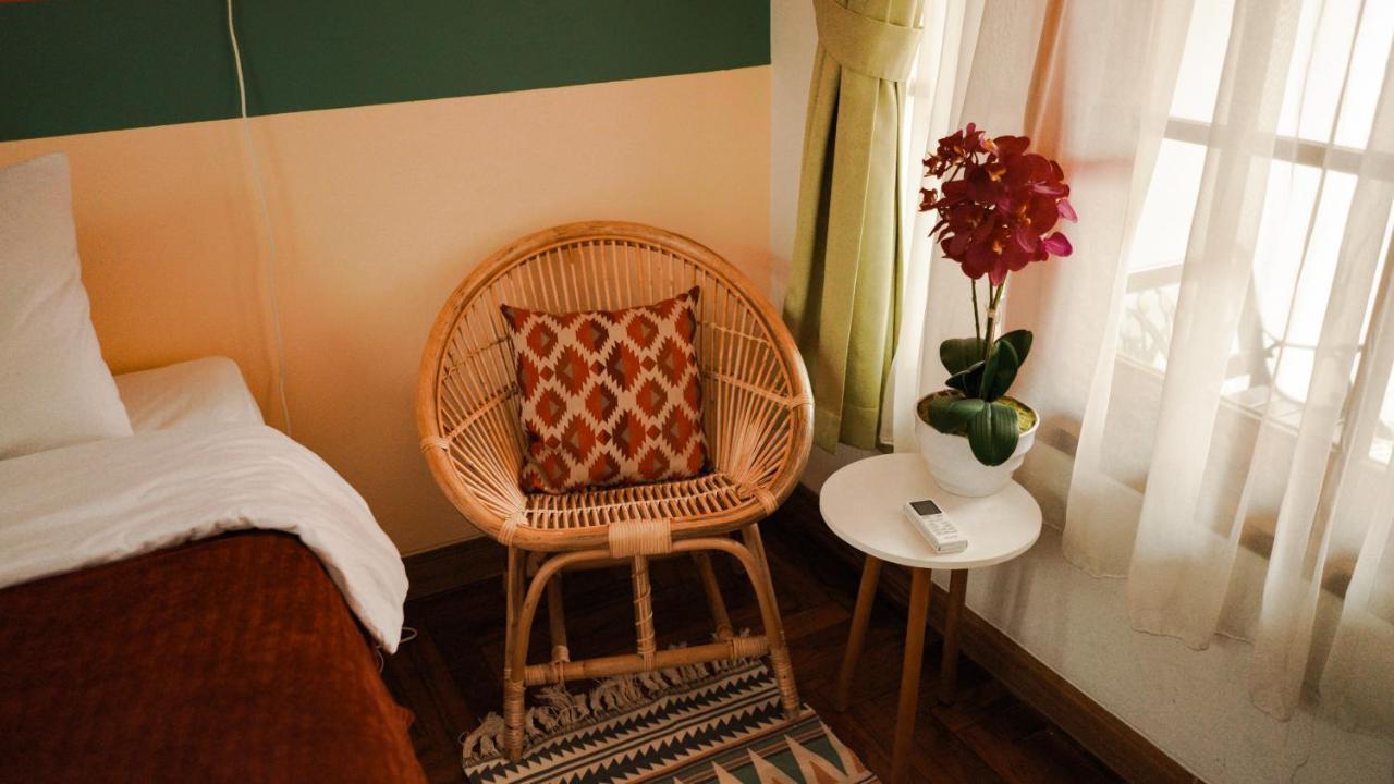 Bed and breakfast Roemah Renjana Bandung Extérieur photo