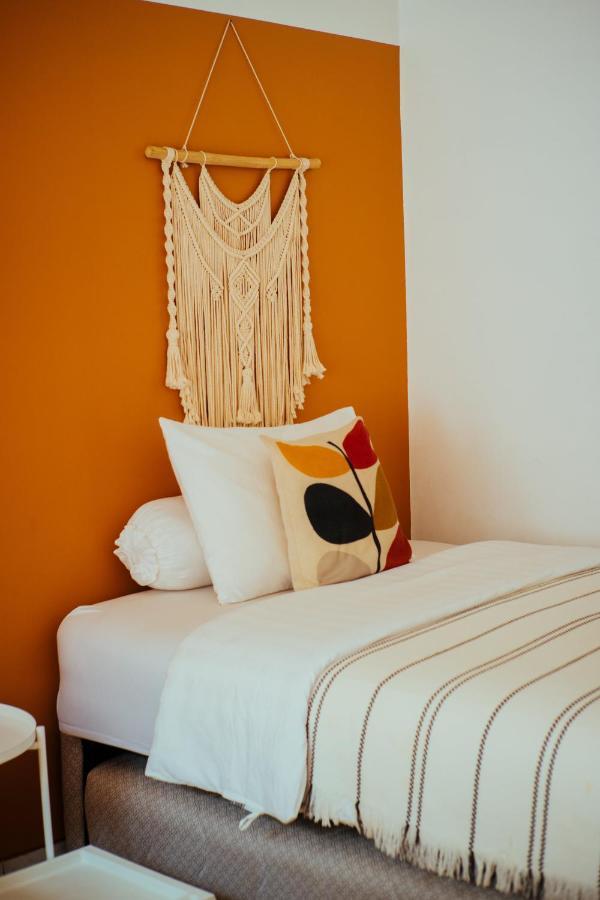 Bed and breakfast Roemah Renjana Bandung Extérieur photo
