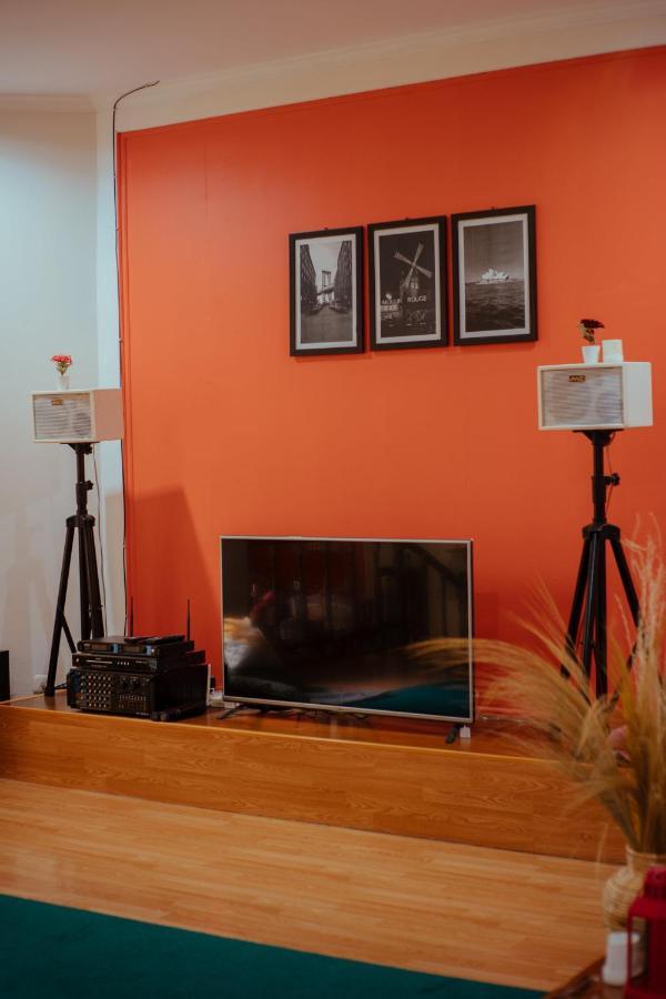 Bed and breakfast Roemah Renjana Bandung Extérieur photo