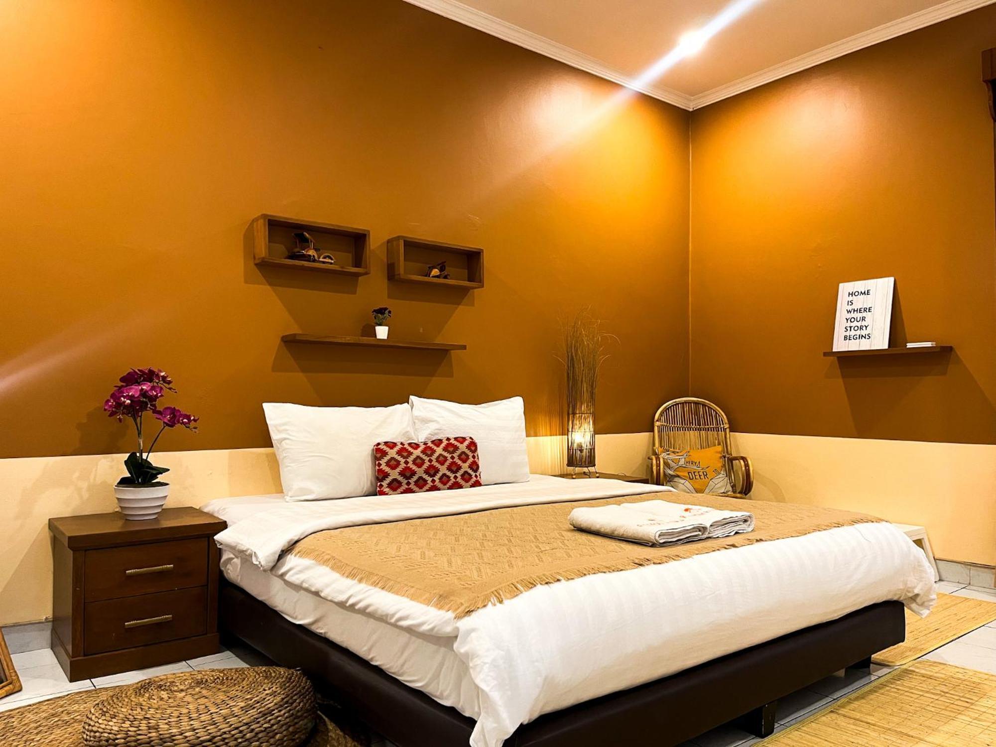 Bed and breakfast Roemah Renjana Bandung Extérieur photo