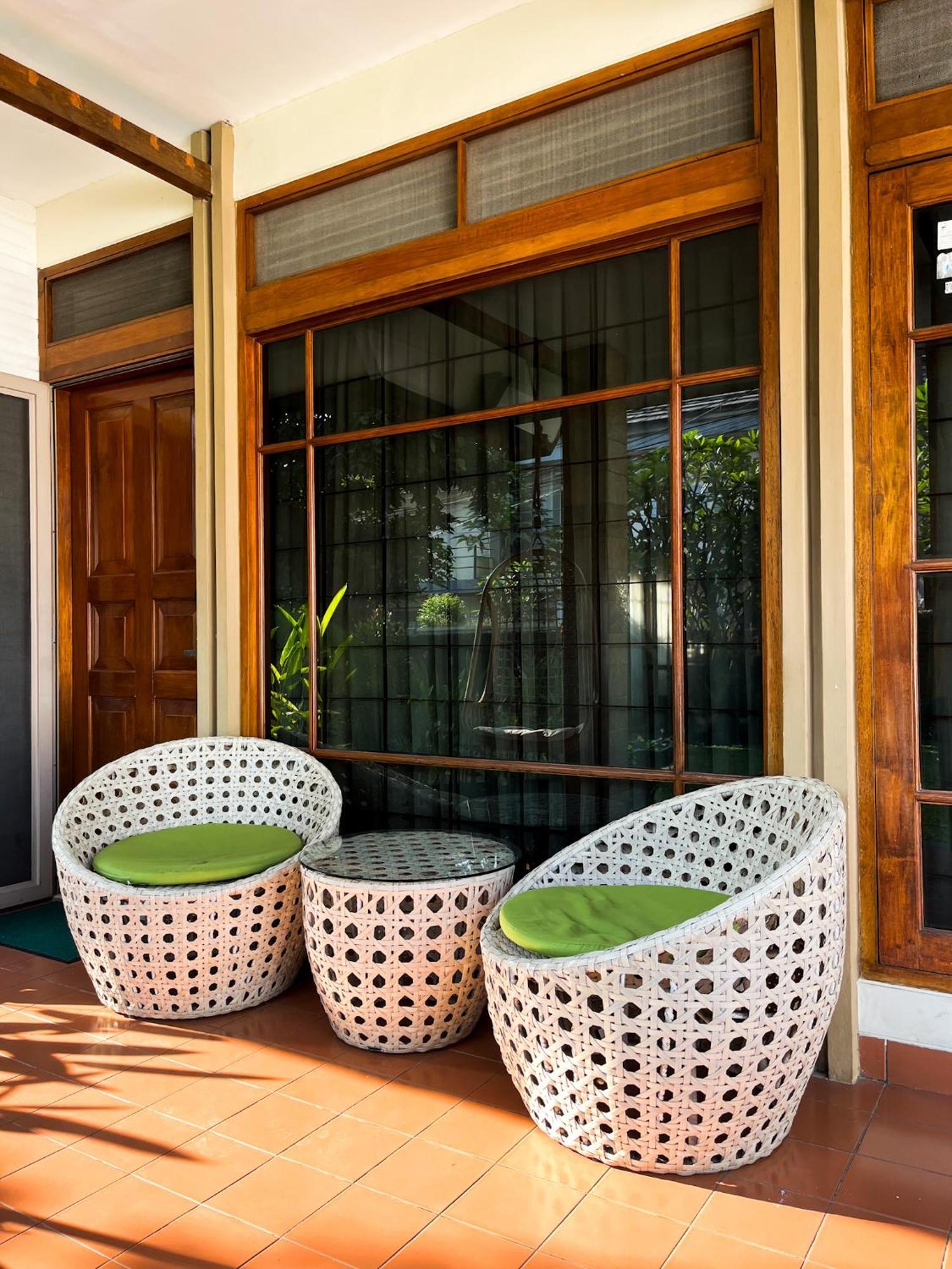 Bed and breakfast Roemah Renjana Bandung Extérieur photo