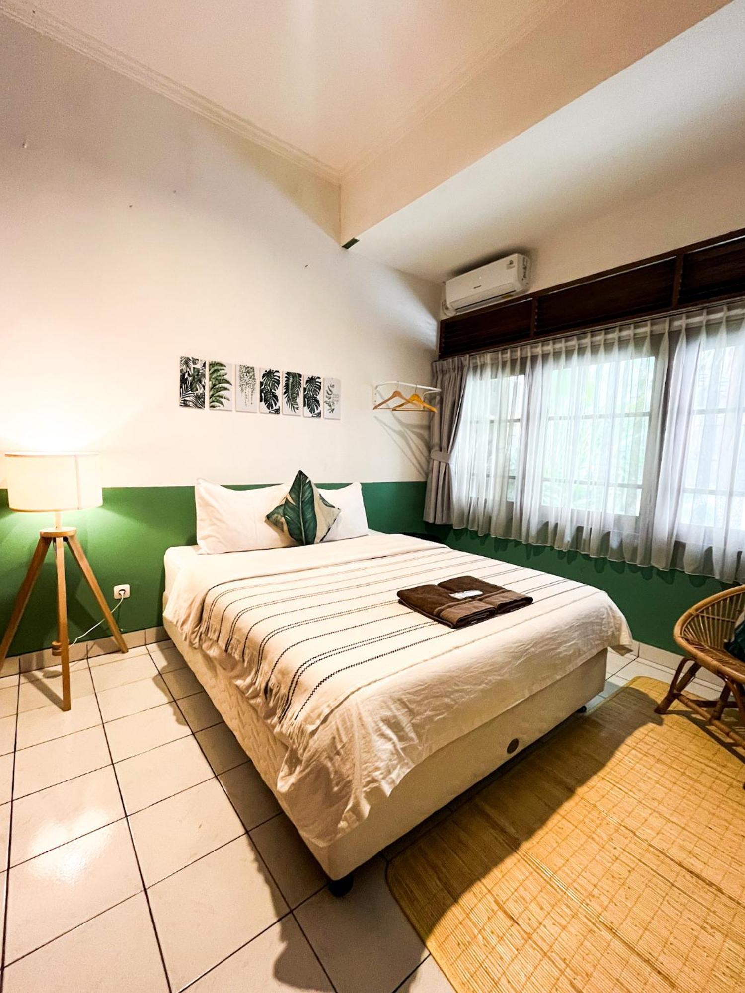 Bed and breakfast Roemah Renjana Bandung Extérieur photo